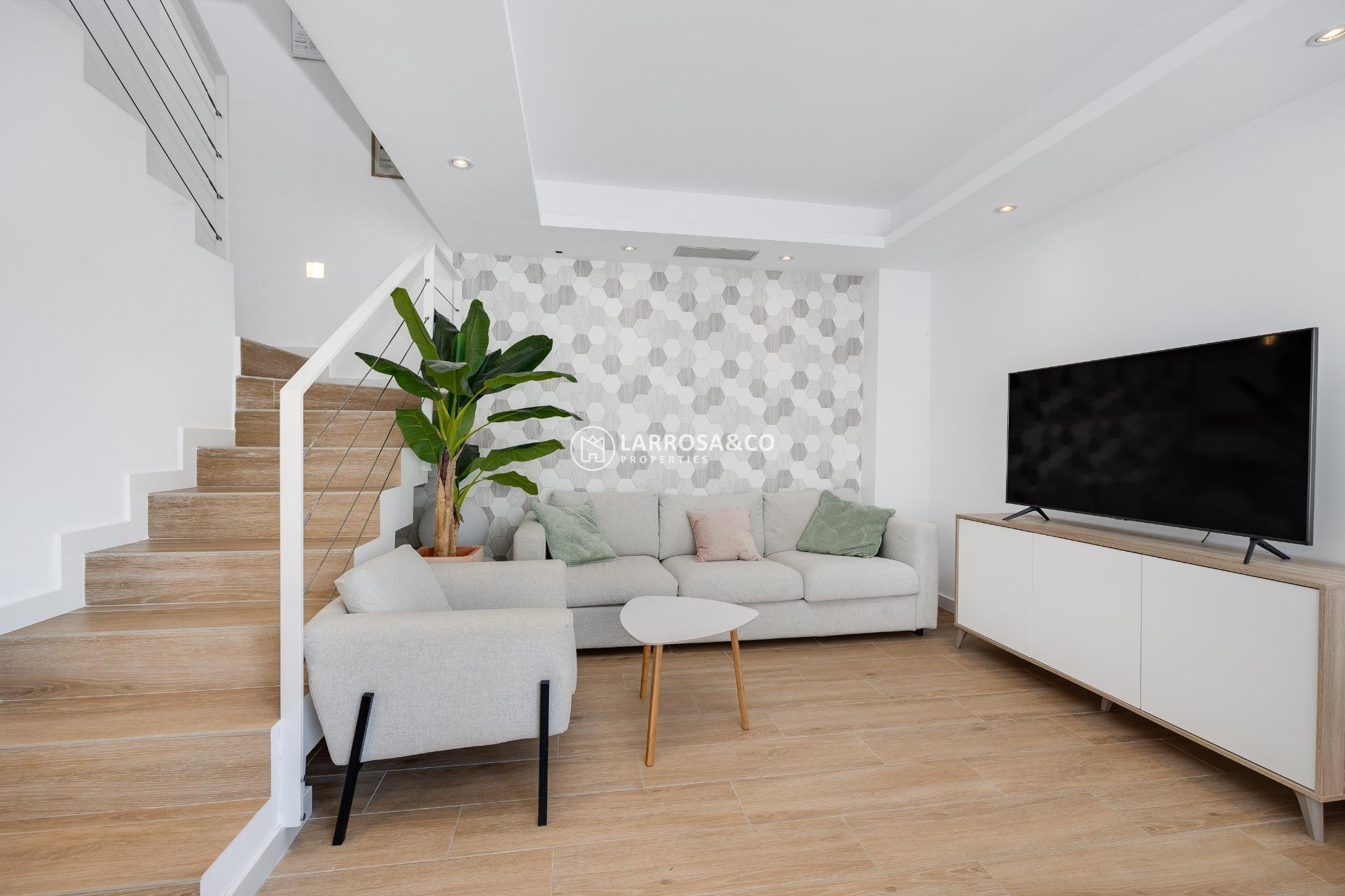 Resale - Detached House/Villa - Torrevieja - Los Frutales