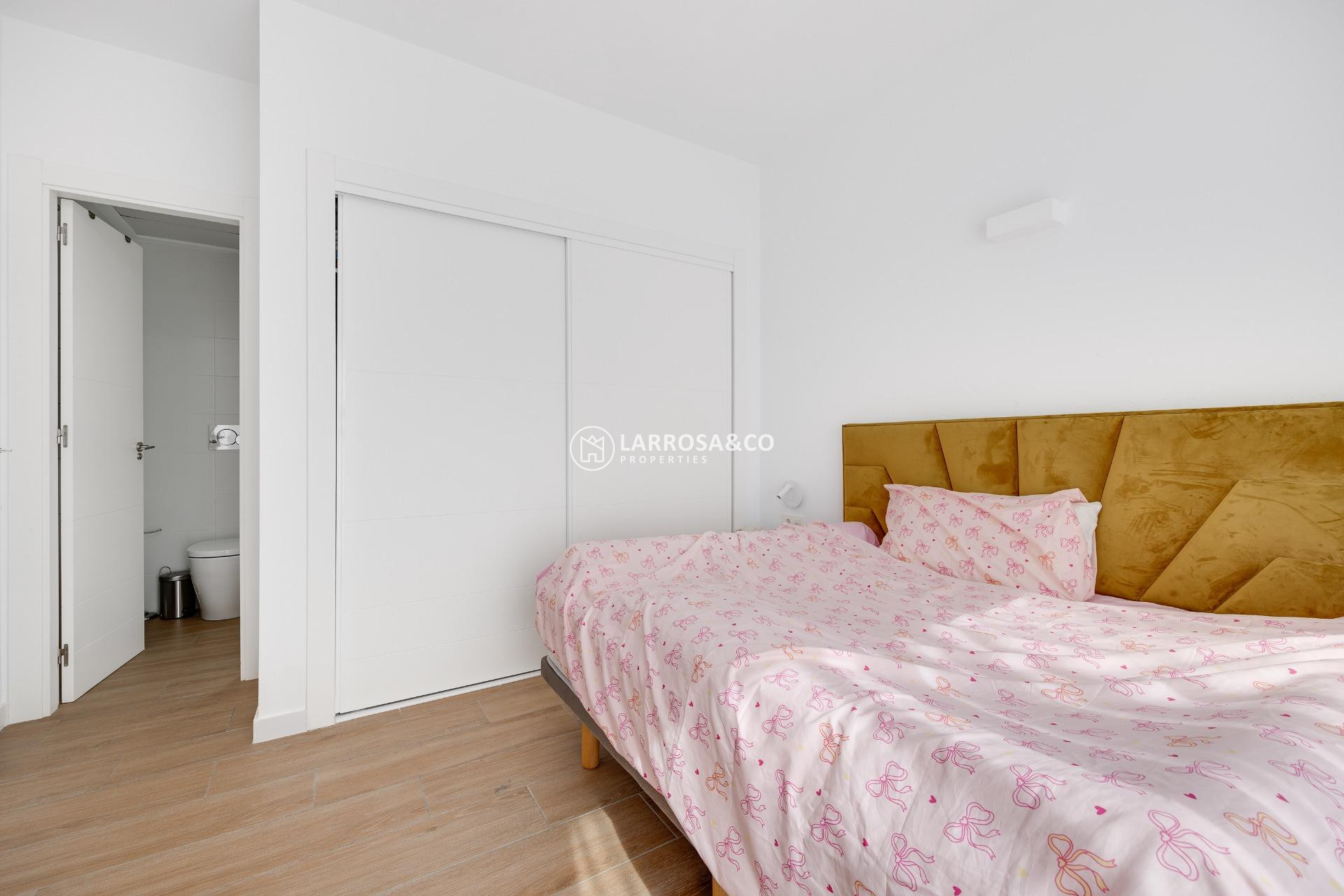 Resale - Detached House/Villa - Torrevieja - Los Frutales