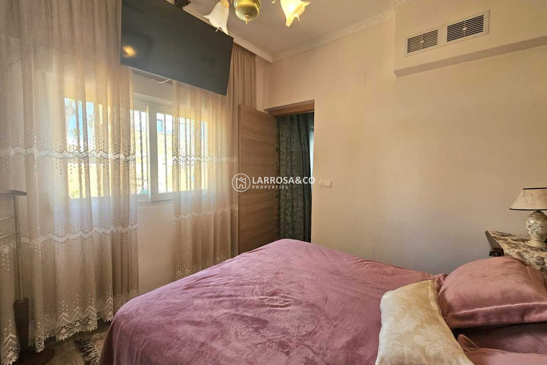 Resale - Detached House/Villa - Torrevieja - Torre del moro