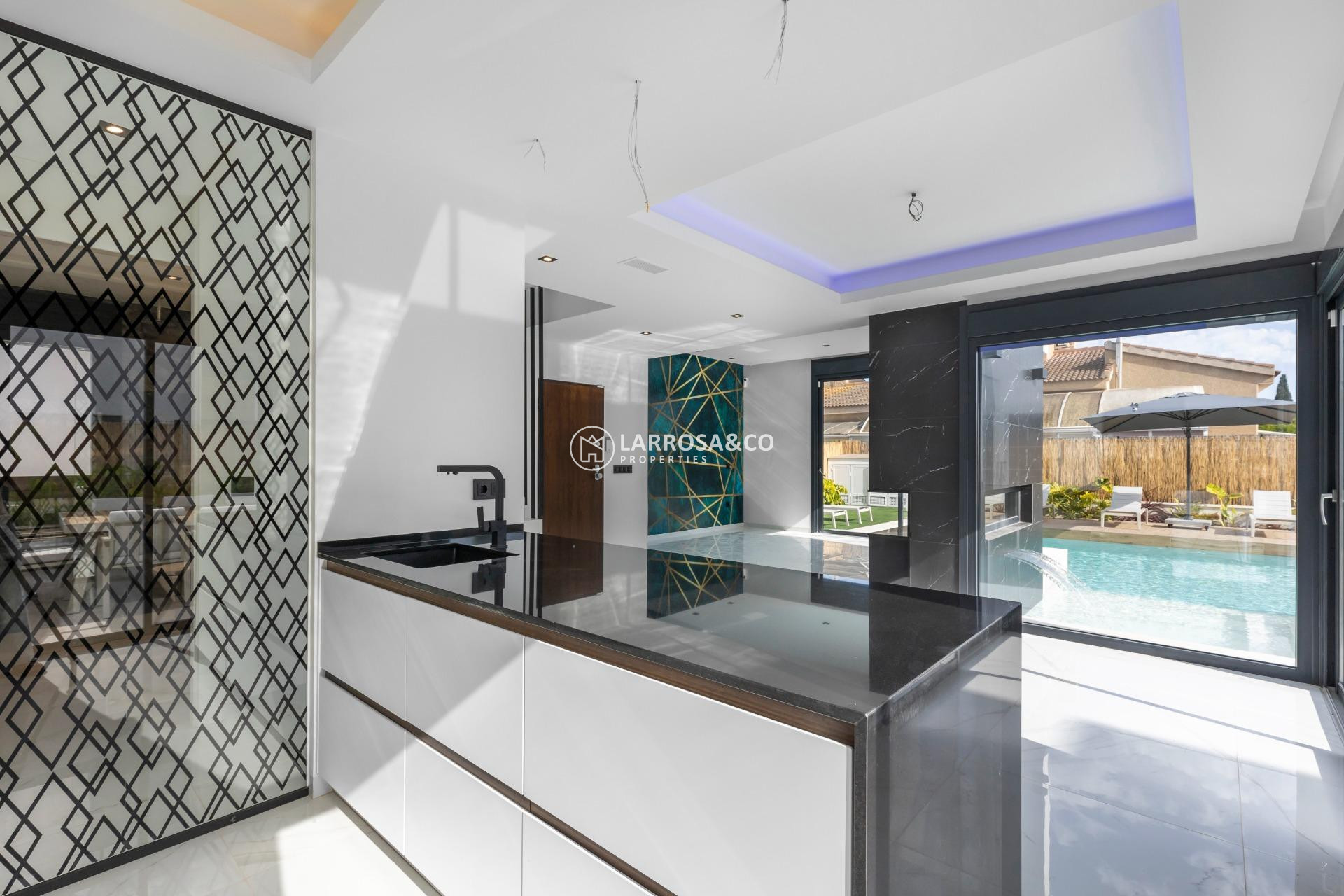 Resale - Detached House/Villa - Torrevieja - Torreta florida