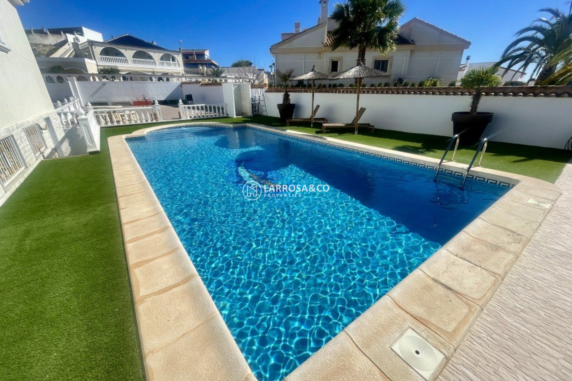 Resale - Detached House/Villa - Urb. La Marina - Inland