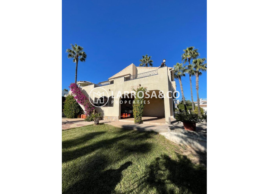 Resale - Detached House/Villa - Villamartín - Costa Blanca