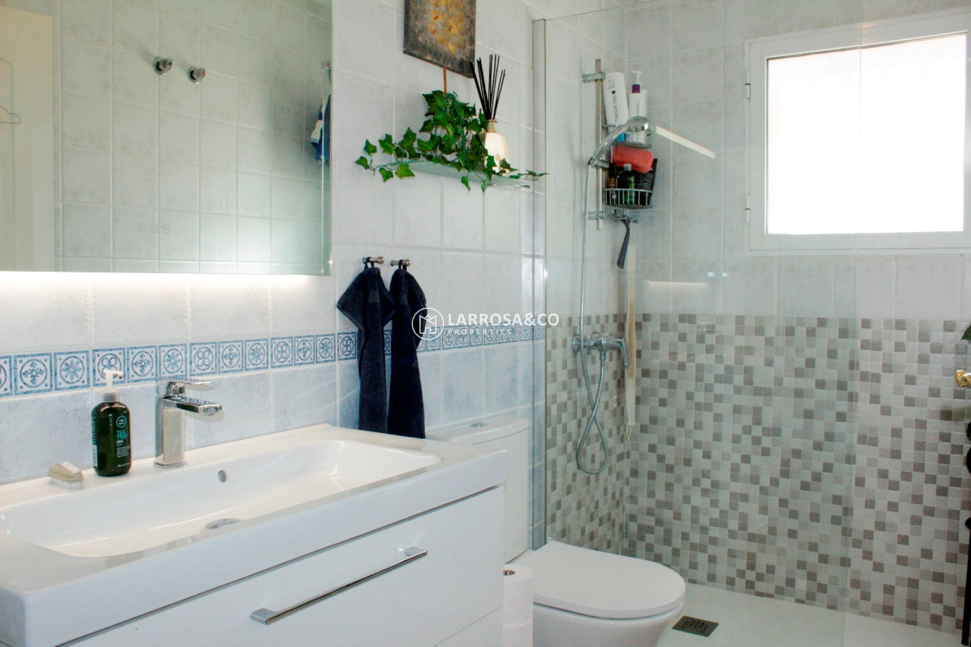 Resale - Detached House/Villa - Villamartín - Costa Blanca