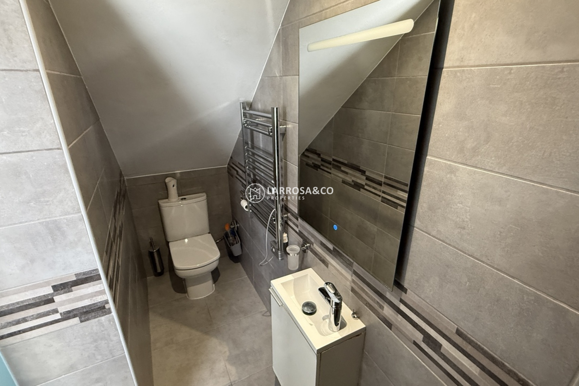 Resale - Detached House/Villa - Villamartín - Costa Blanca