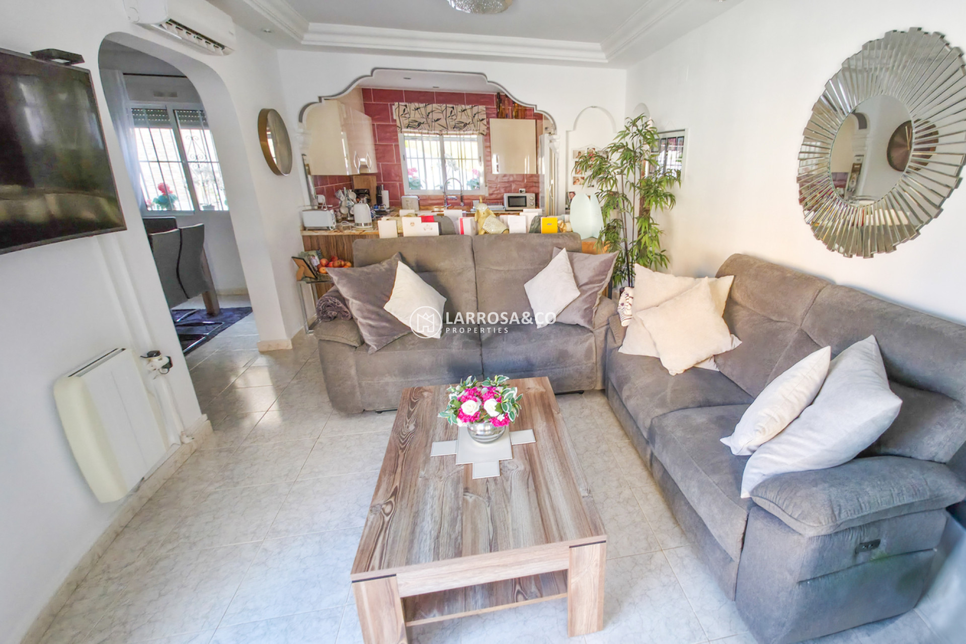 Resale - Detached House/Villa - Villamartín - Costa Blanca