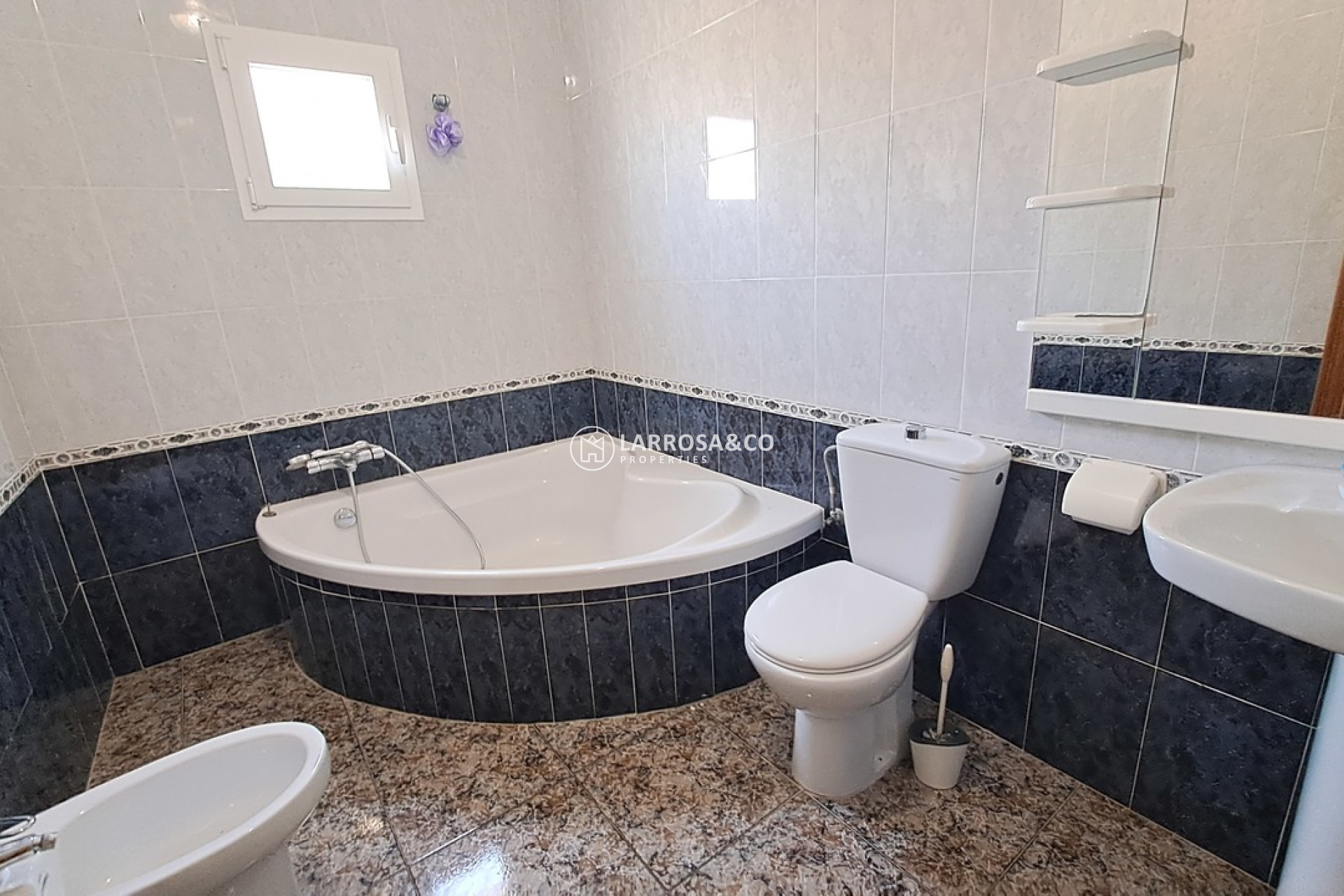 Resale - Detached House/Villa - Villamartín - Costa Blanca