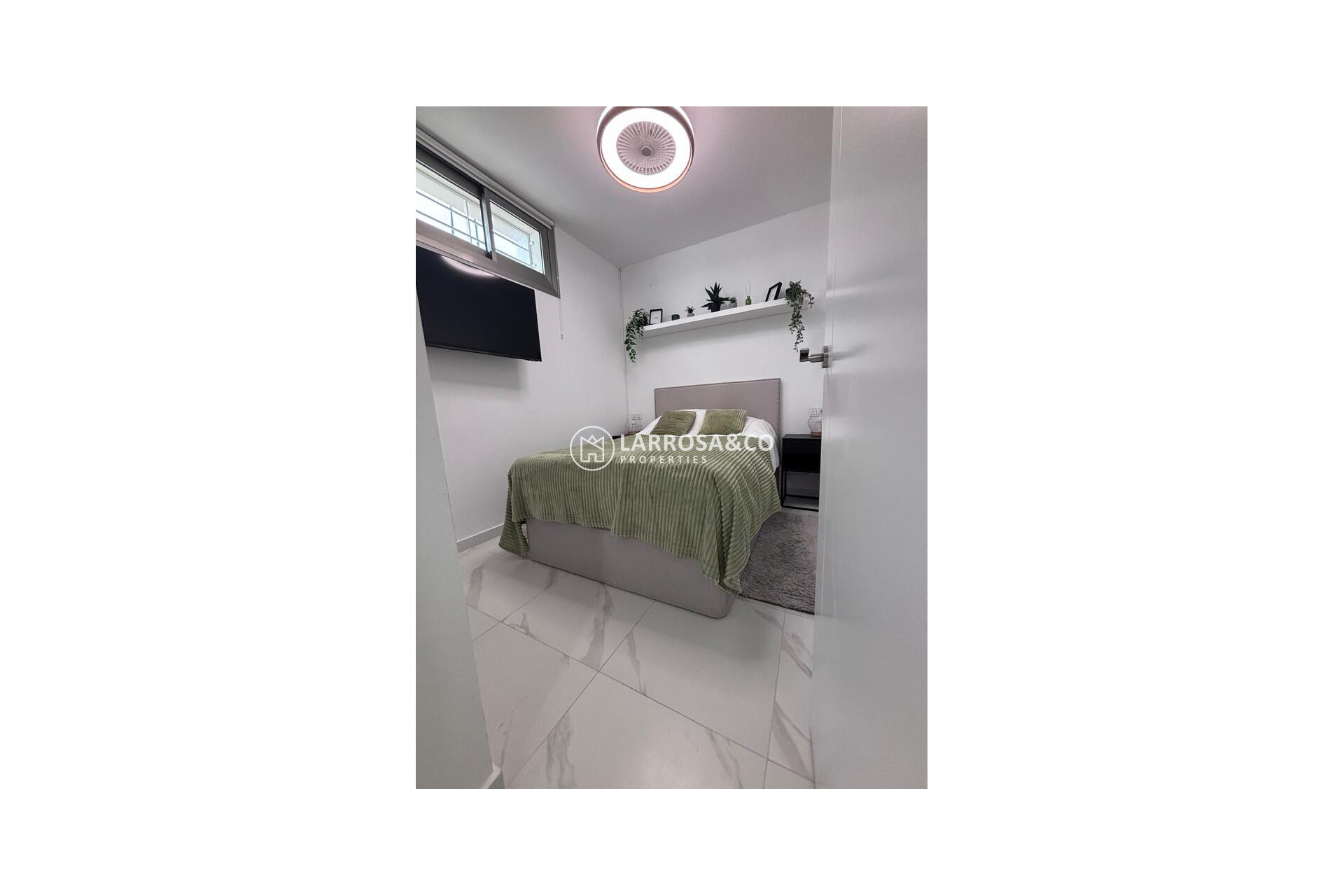 Resale - Detached House/Villa - Villamartín - Costa Blanca