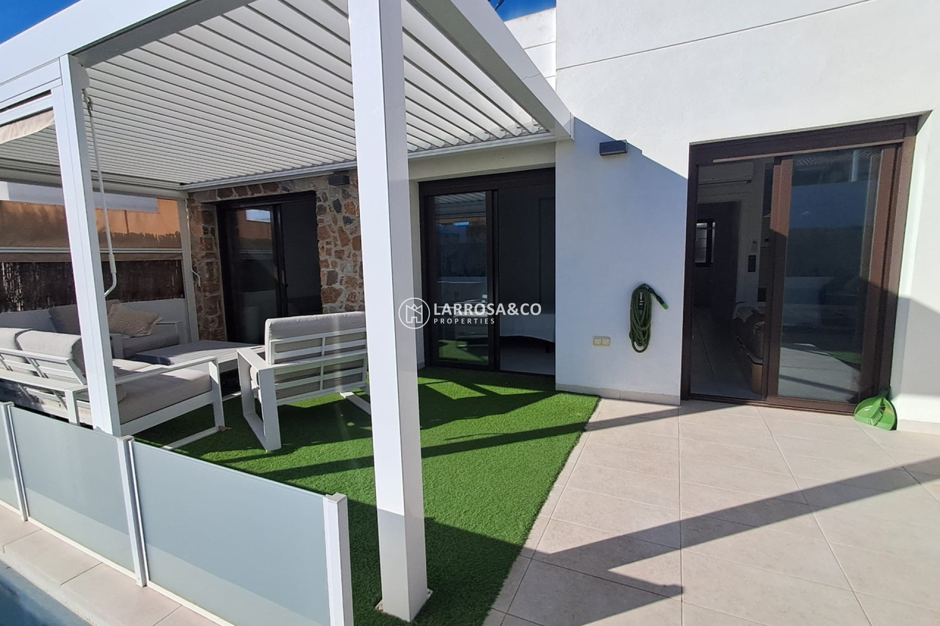 Resale - Detached House/Villa - Villamartín - Costa Blanca