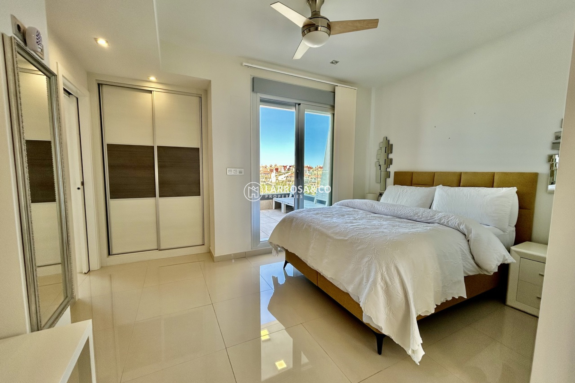 Resale - Detached House/Villa - Villamartín - Costa Blanca