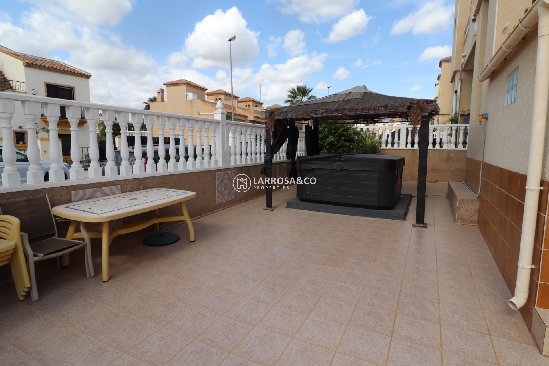 Resale - Detached House/Villa - Villamartín - Costa Blanca