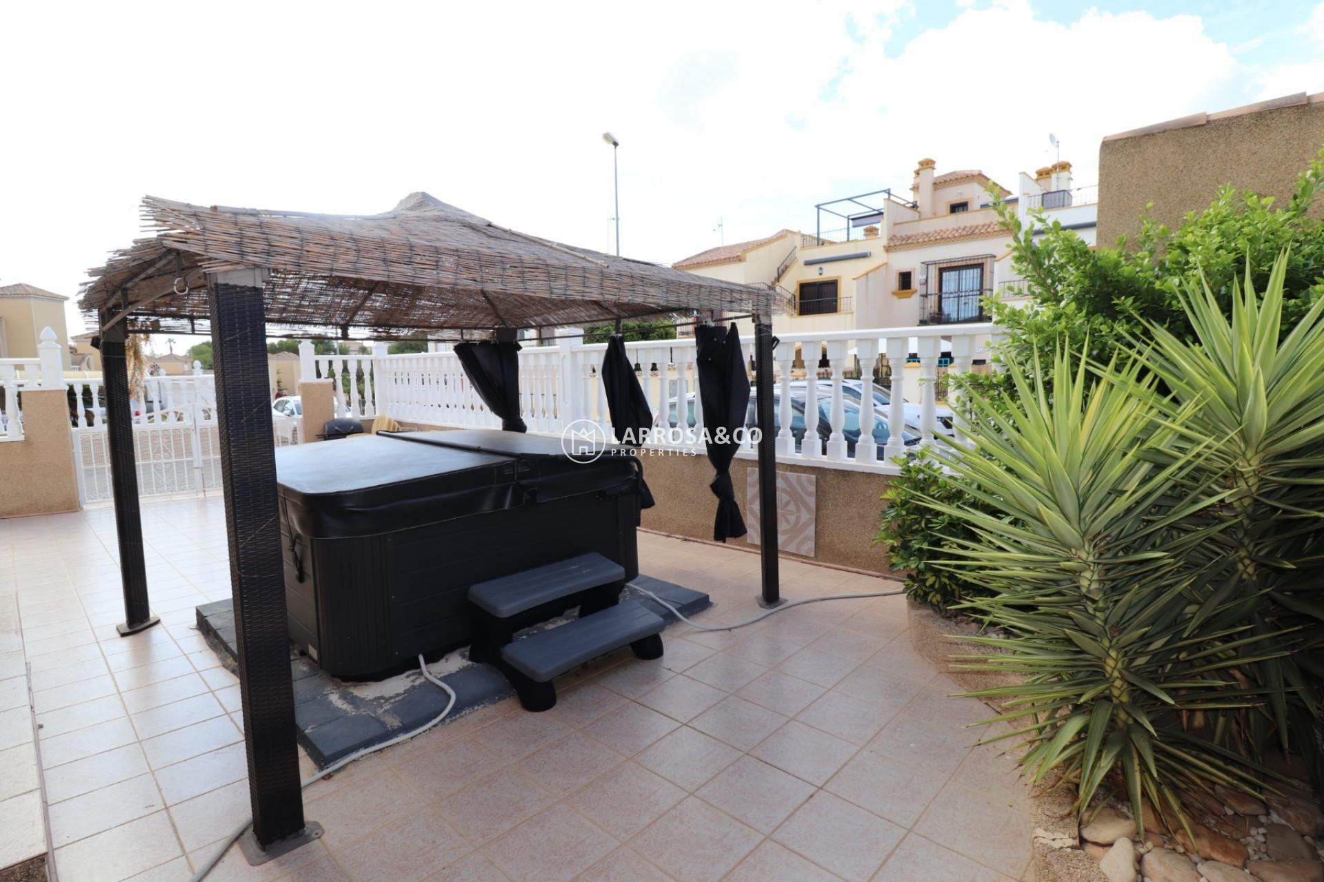 Resale - Detached House/Villa - Villamartín - Costa Blanca