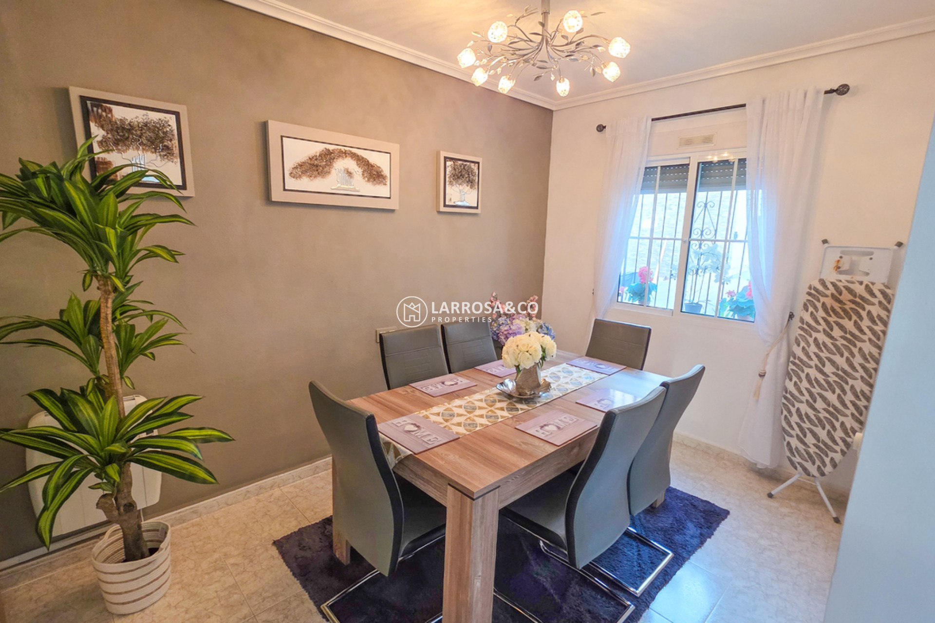 Resale - Detached House/Villa - Villamartín - Costa Blanca