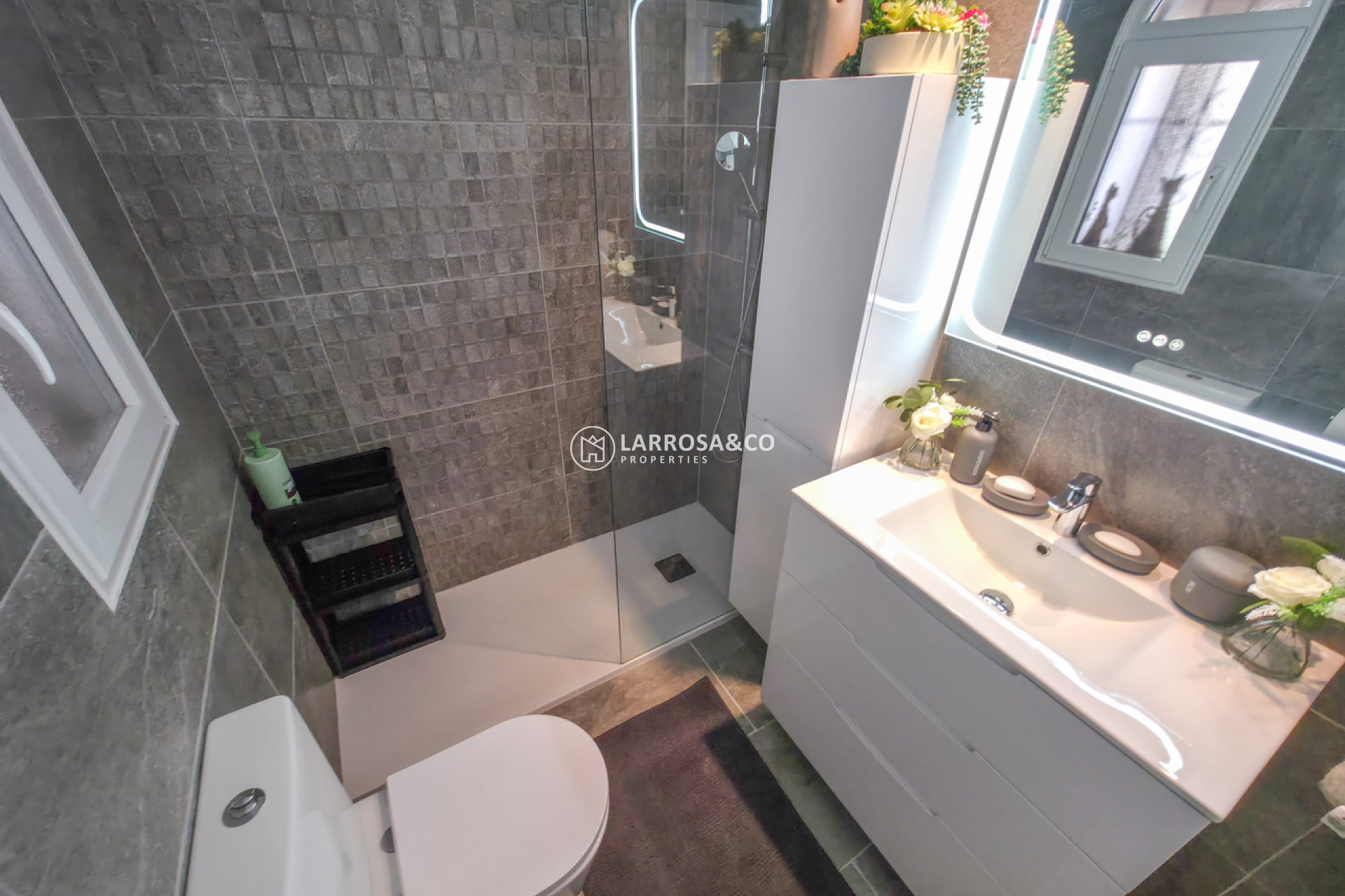 Resale - Detached House/Villa - Villamartín - Costa Blanca