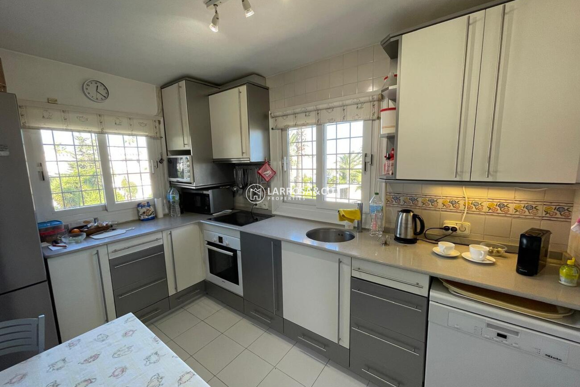 Resale - Detached House/Villa - Villamartín - Costa Blanca