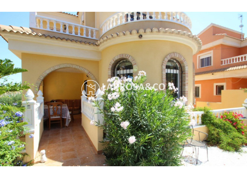 Resale - Detached House/Villa - Villamartín - Costa Blanca