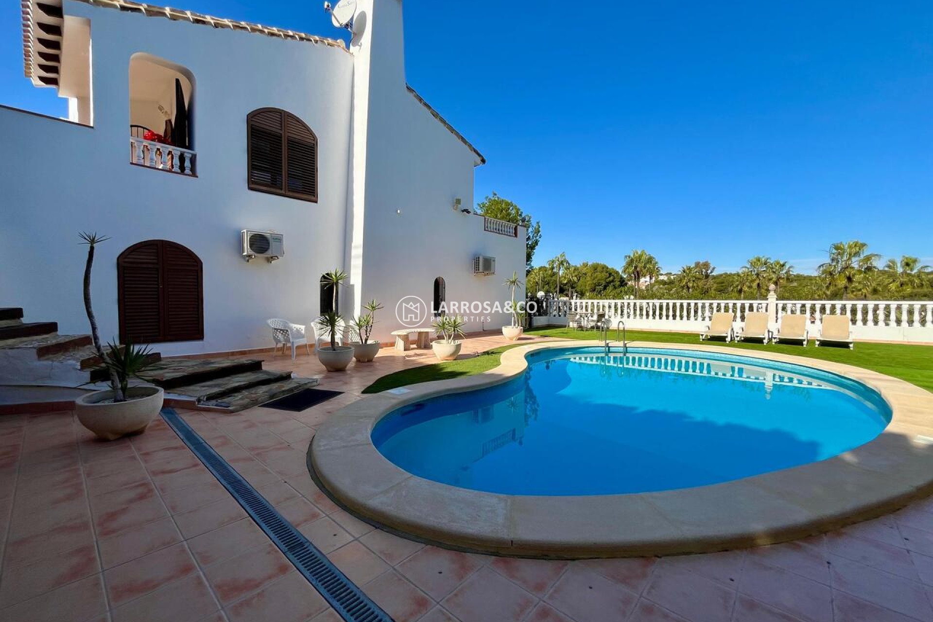 Resale - Detached House/Villa - Villamartín - Costa Blanca