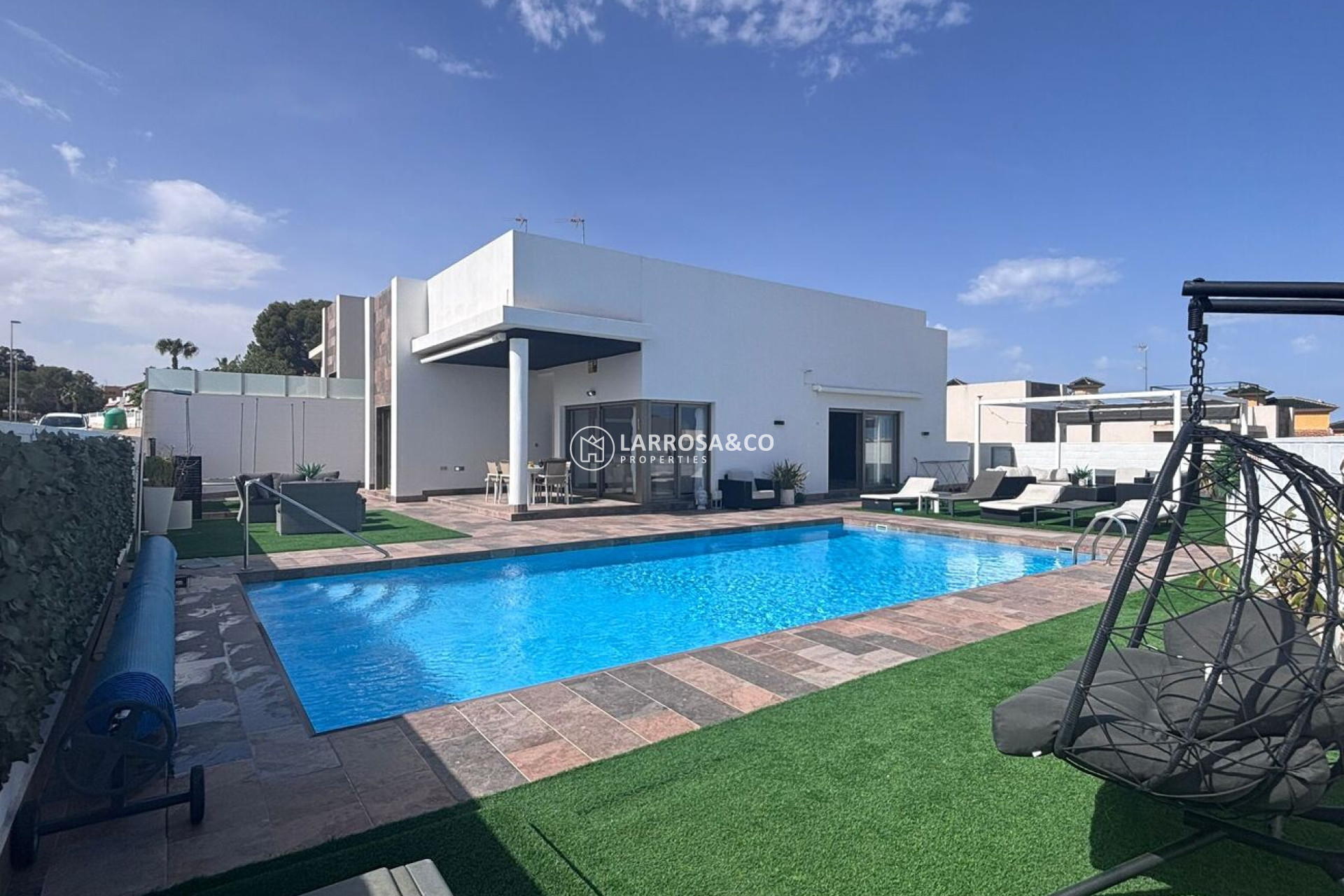 Resale - Detached House/Villa - Villamartin - Costa Blanca