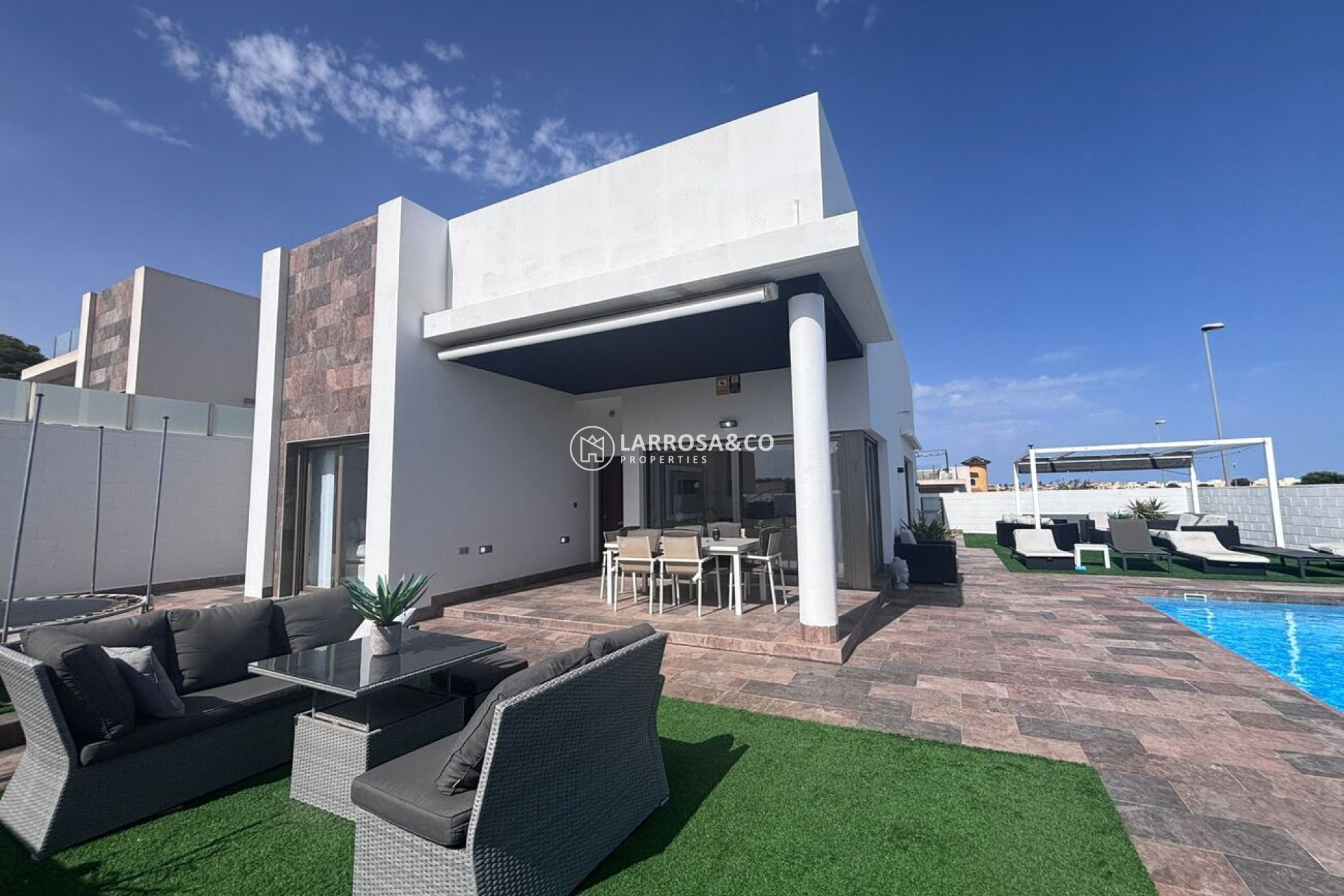 Resale - Detached House/Villa - Villamartin - Costa Blanca