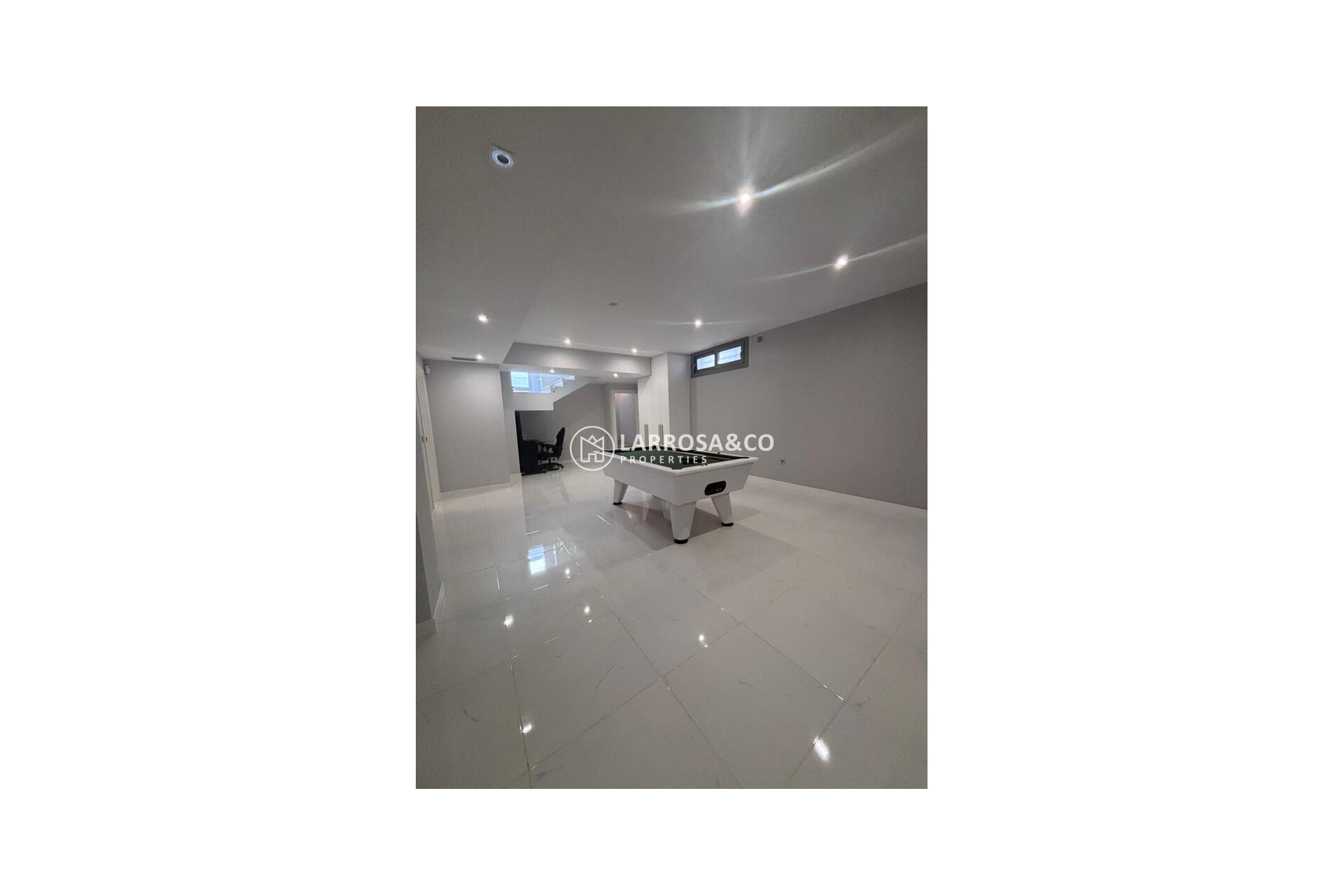 Resale - Detached House/Villa - Villamartin - Costa Blanca