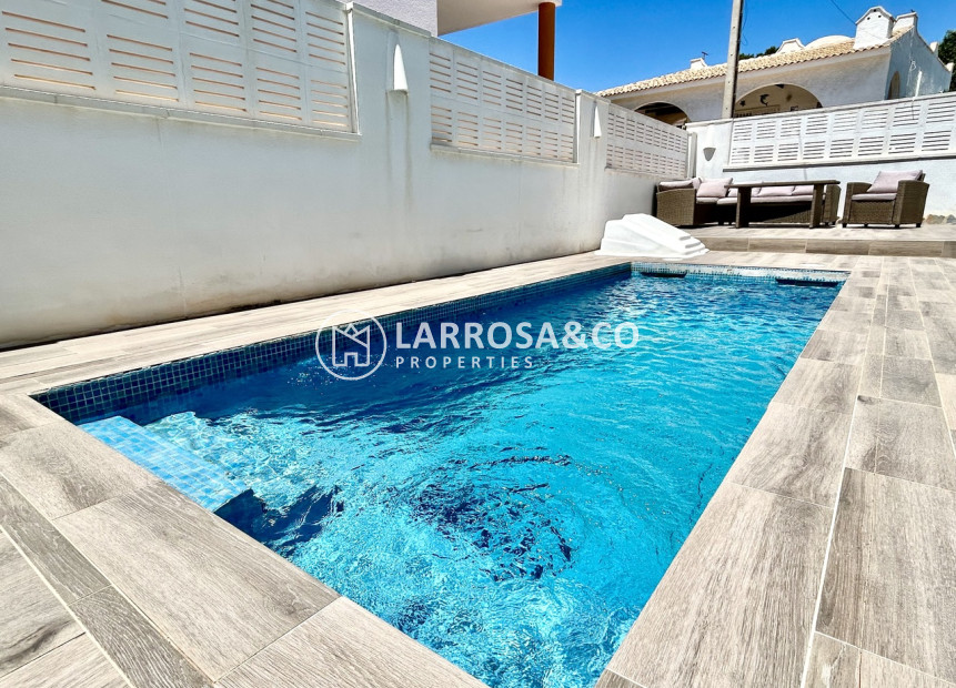 Resale - Detached House/Villa - Villamartin - Costa Blanca
