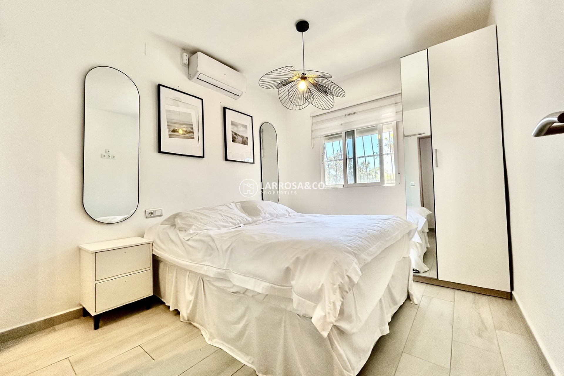 Resale - Detached House/Villa - Villamartin - Costa Blanca