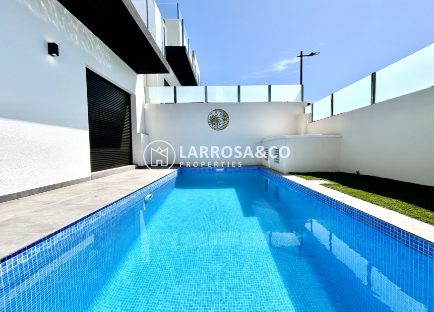 Resale - Detached House/Villa - Villamartin - Costa Blanca