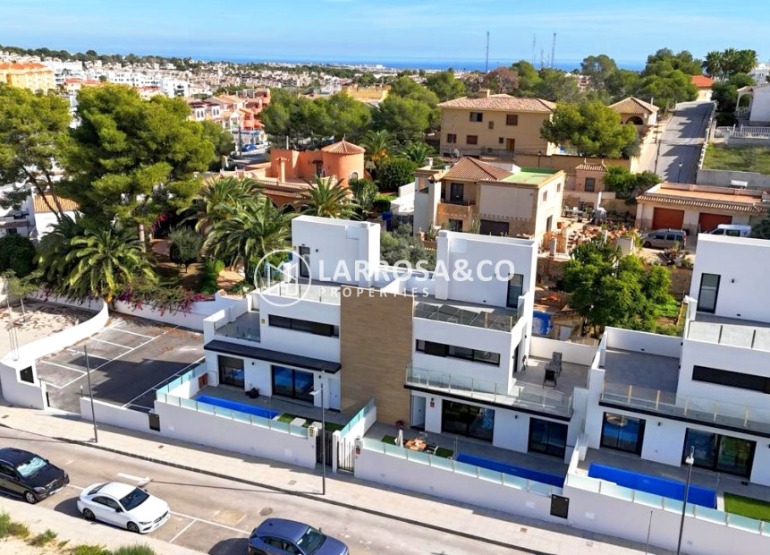 Resale - Detached House/Villa - Villamartin - Costa Blanca