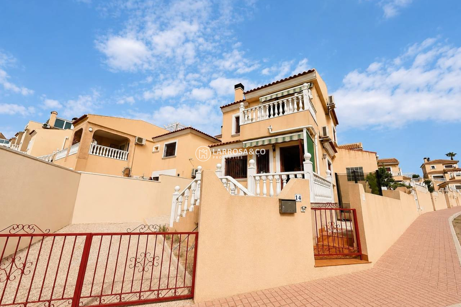 Resale - Detached House/Villa - Villamartin - Costa Blanca