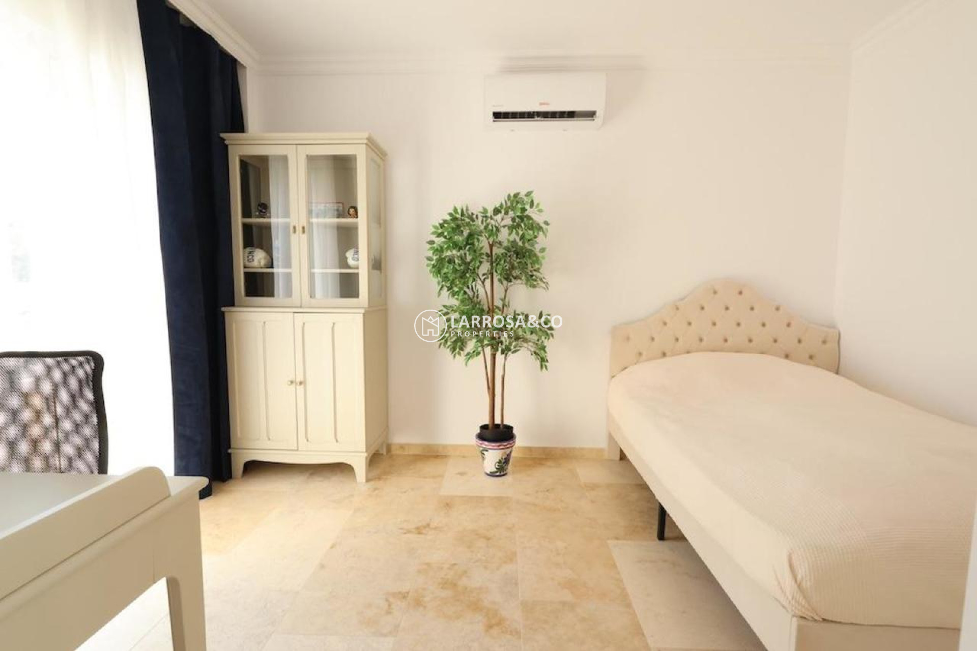 Resale - Detached House/Villa - Villamartin - Costa Blanca