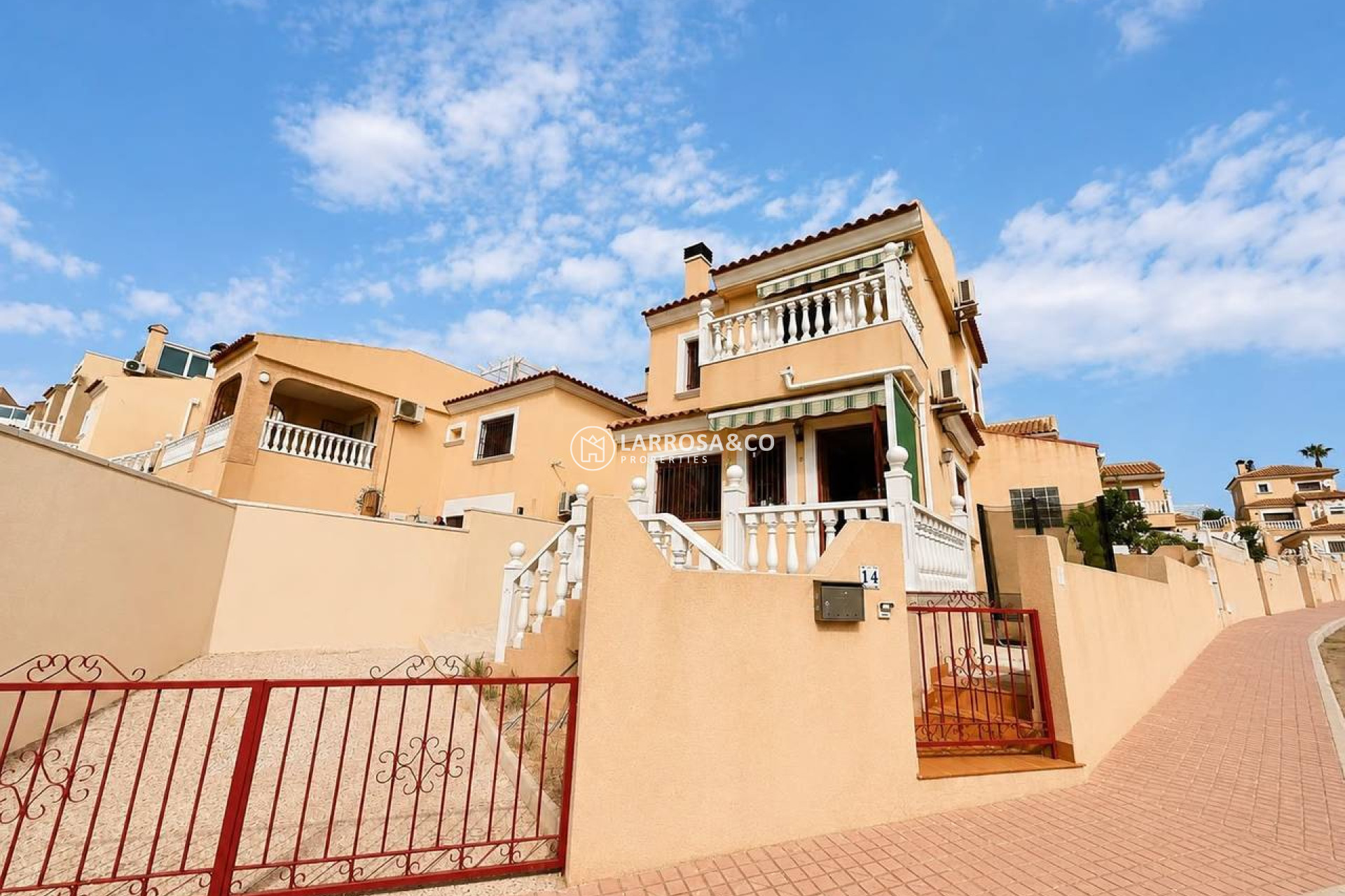 Resale - Detached House/Villa - Villamartin - Costa Blanca
