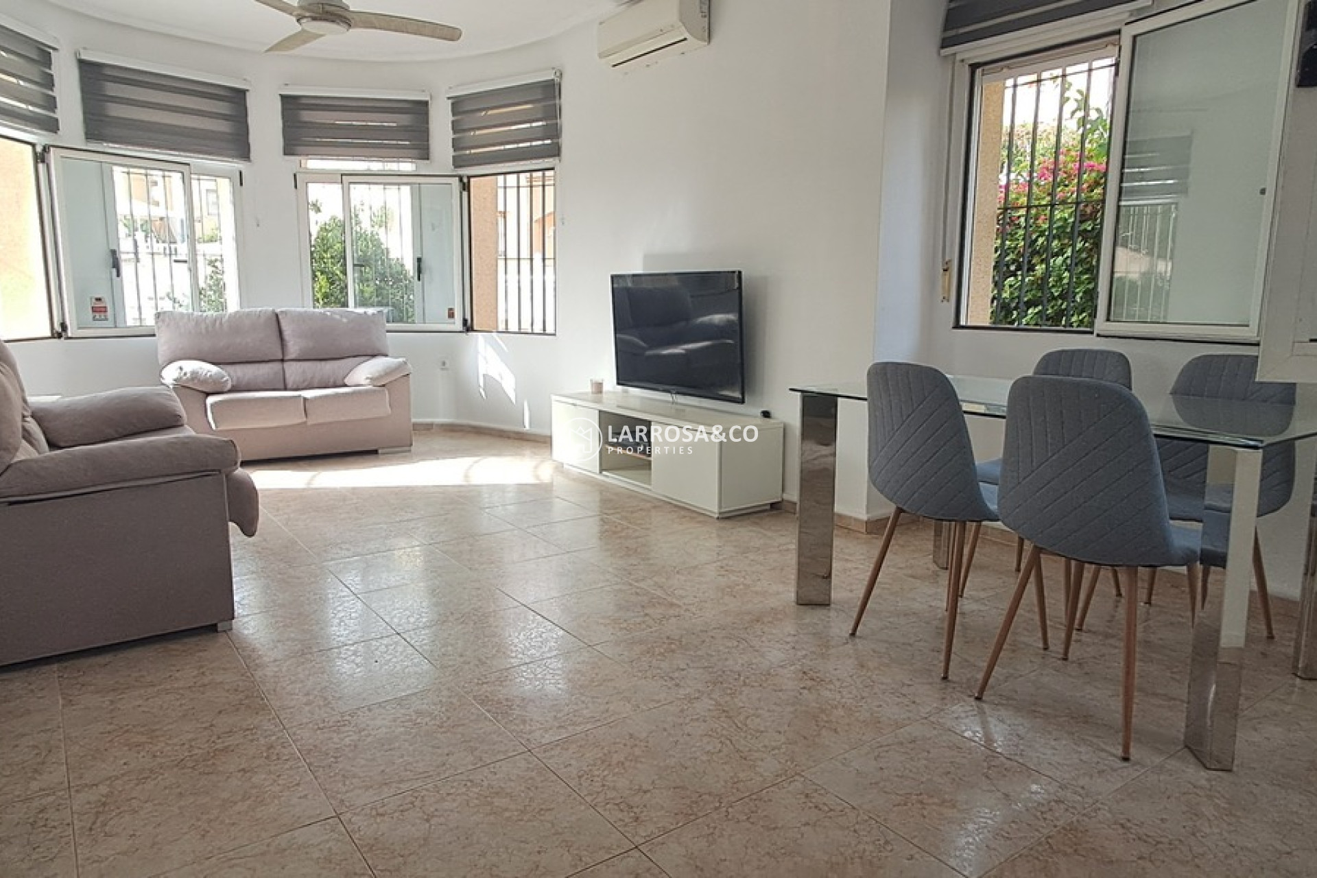 Resale - Detached House/Villa - Villamartin - Costa Blanca
