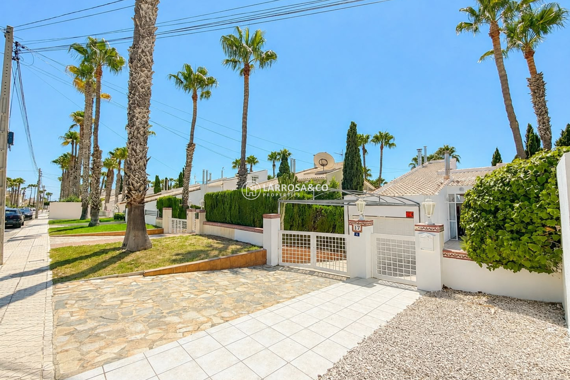 Resale - Detached House/Villa - Villamartin - Costa Blanca