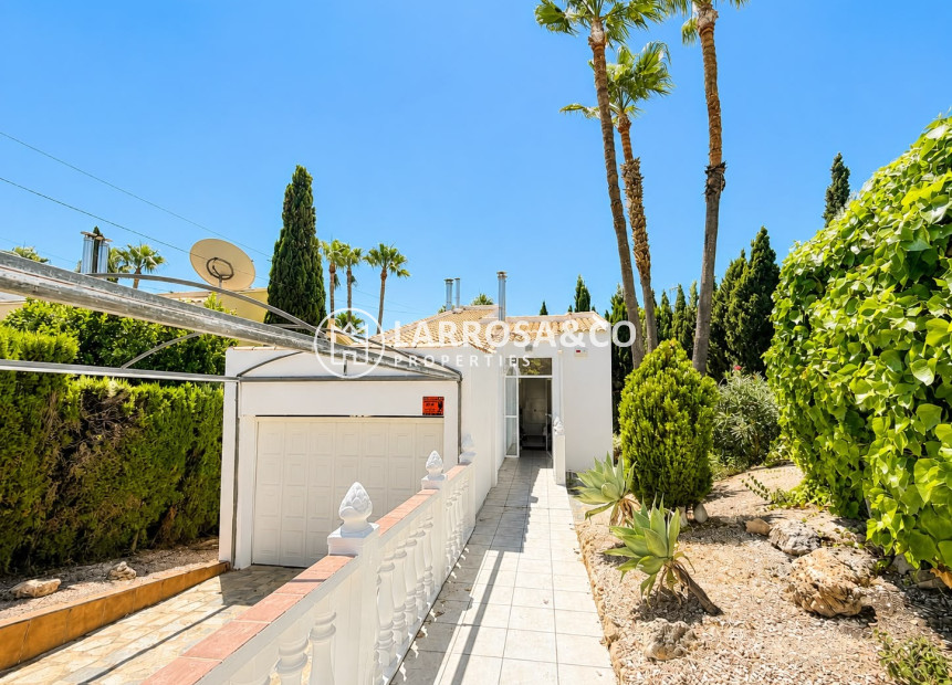 Resale - Detached House/Villa - Villamartin - Costa Blanca
