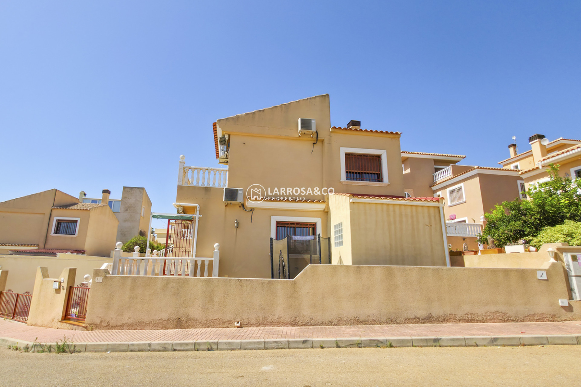 Resale - Detached House/Villa - Villamartin - Costa Blanca