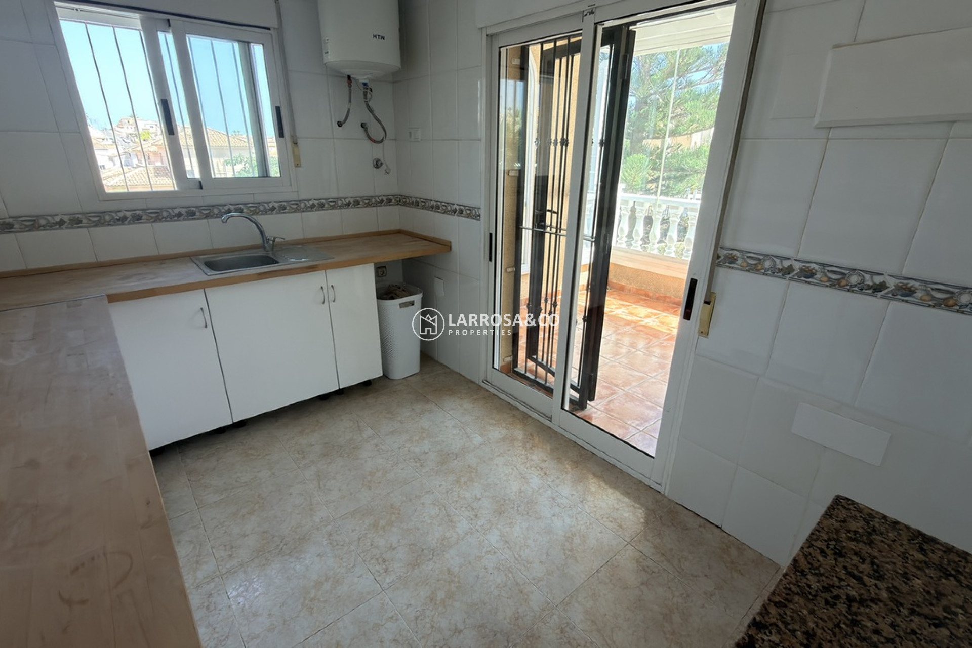 Resale - Detached House/Villa - Villamartin - Costa Blanca