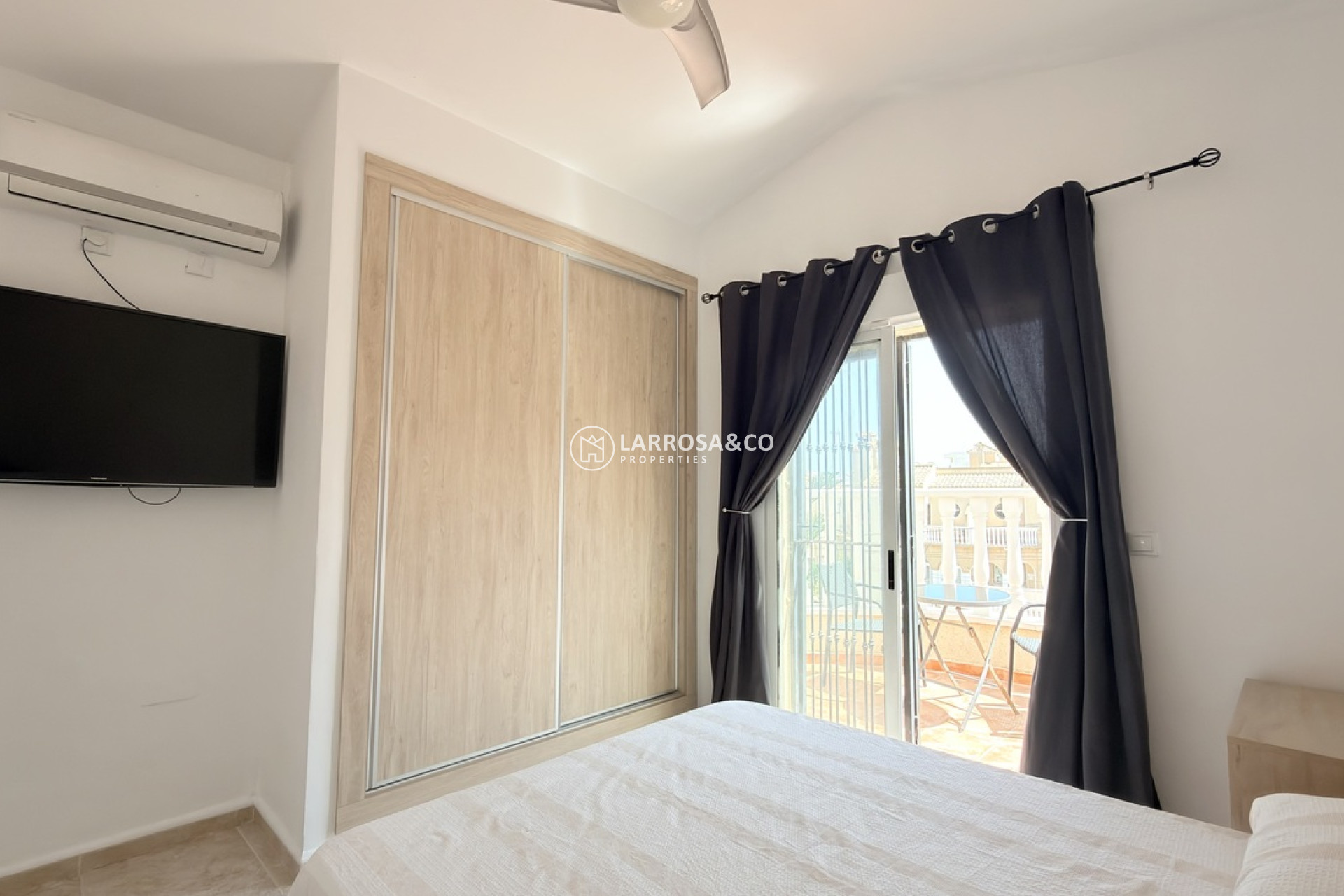 Resale - Detached House/Villa - Villamartin - Costa Blanca