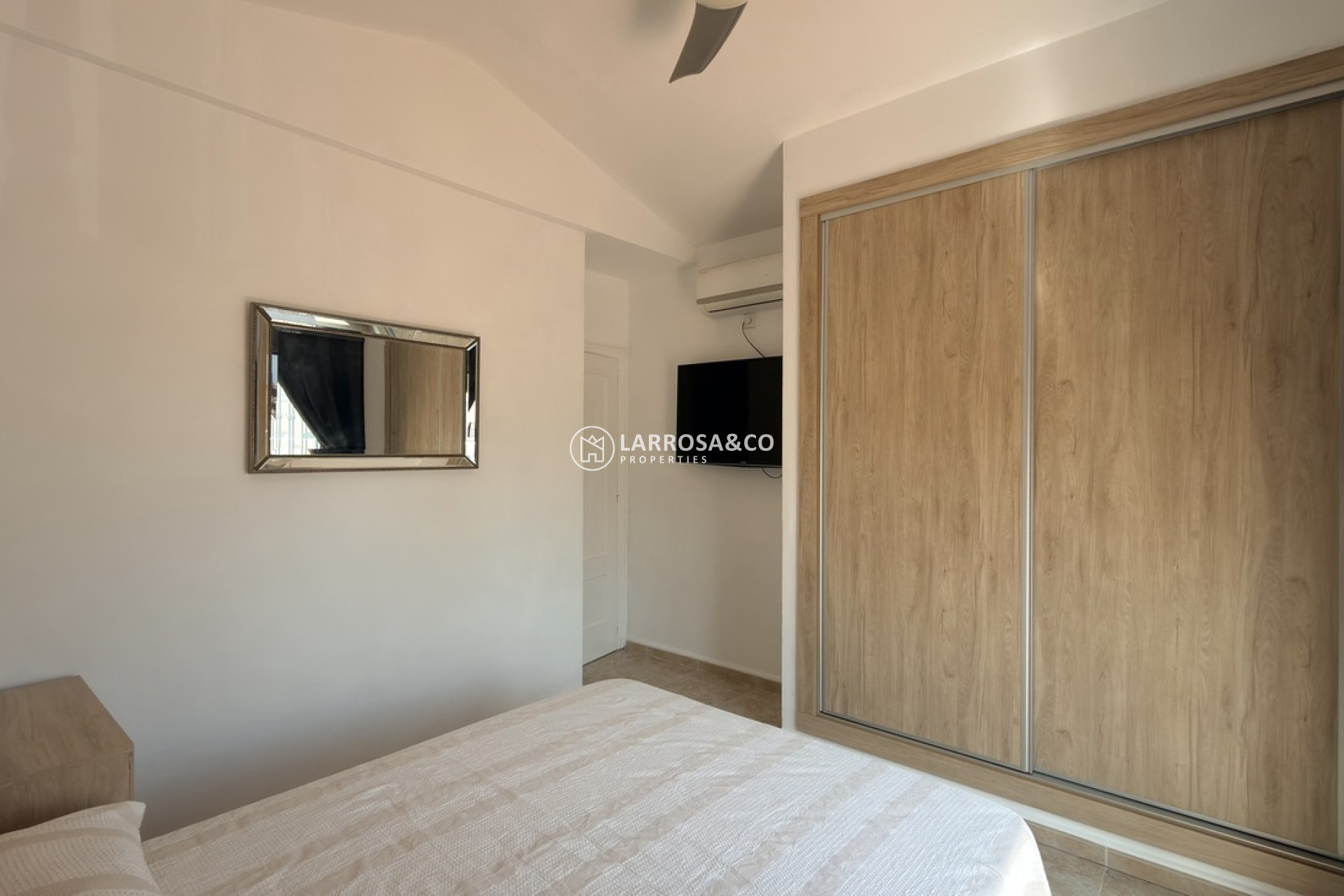 Resale - Detached House/Villa - Villamartin - Costa Blanca
