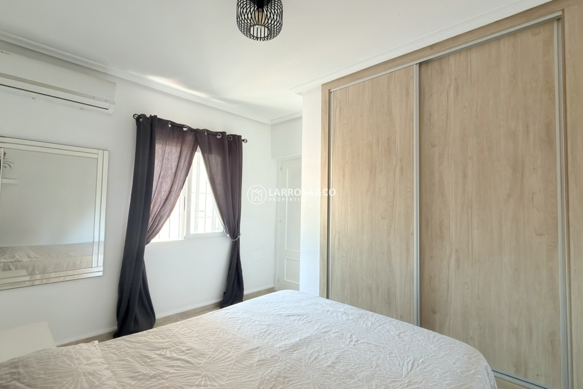 Resale - Detached House/Villa - Villamartin - Costa Blanca
