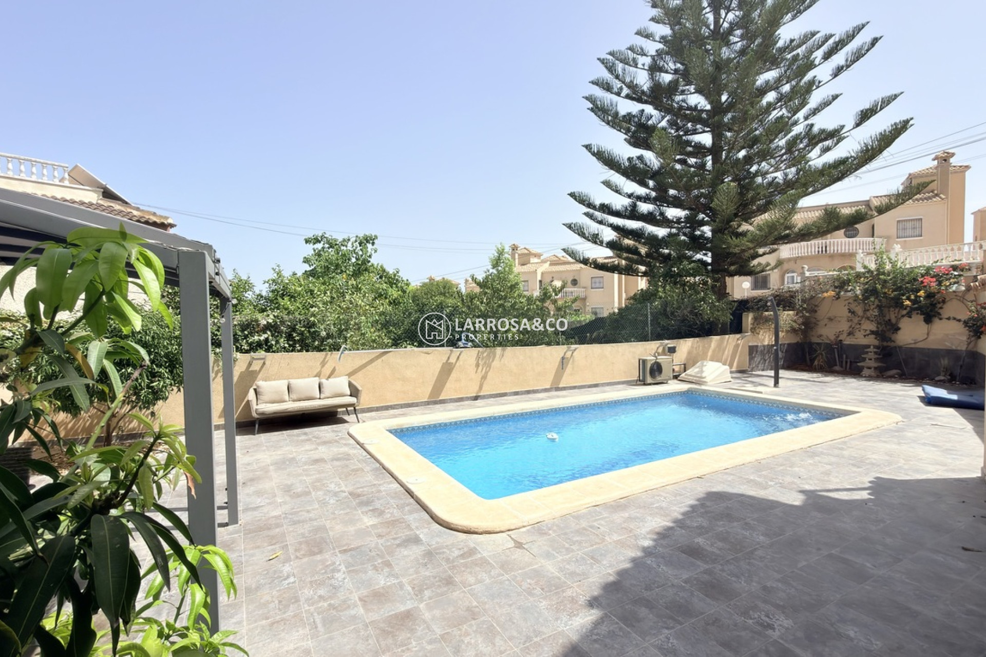 Resale - Detached House/Villa - Villamartin - Costa Blanca