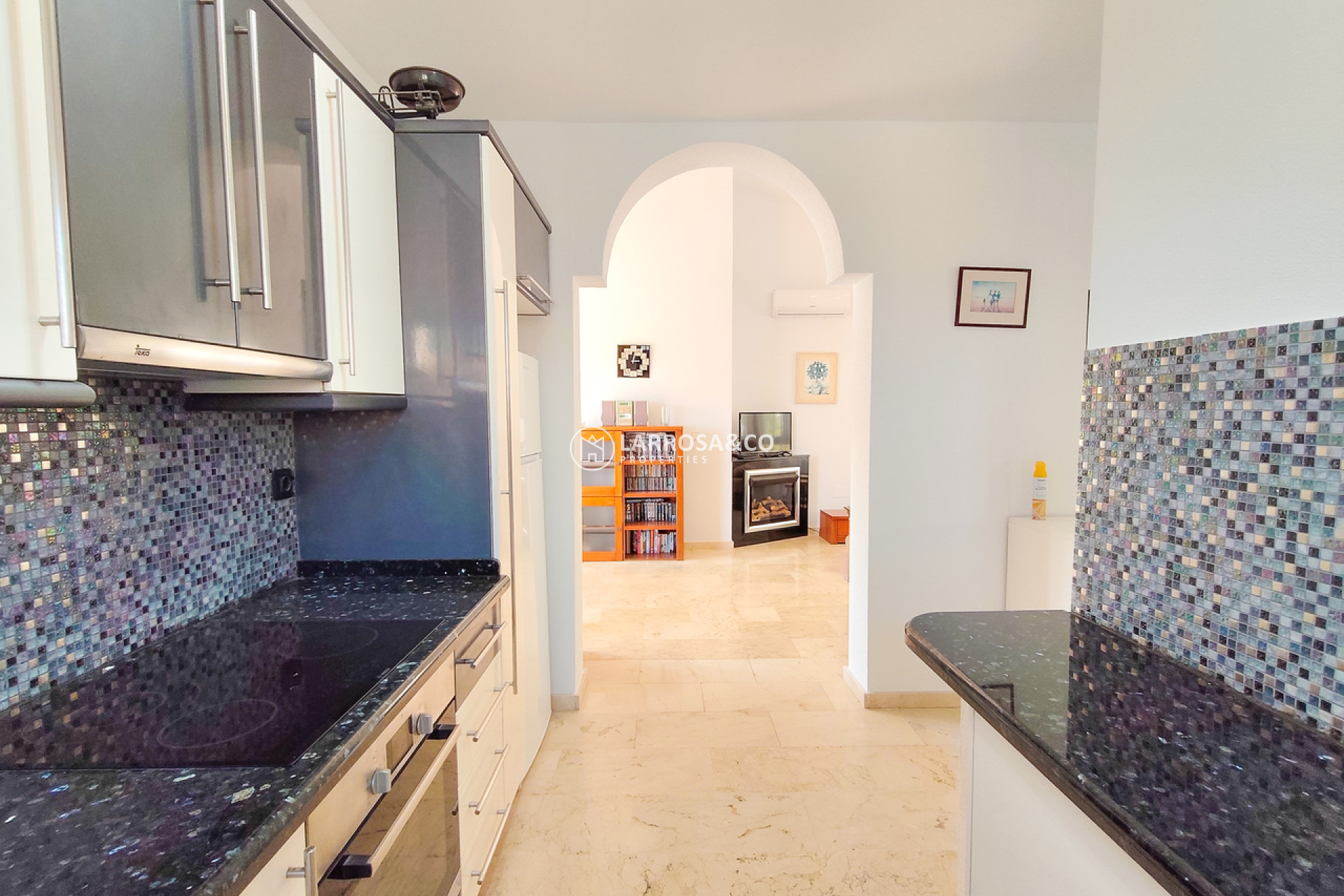 Resale - Detached House/Villa - Villamartin - Costa Blanca