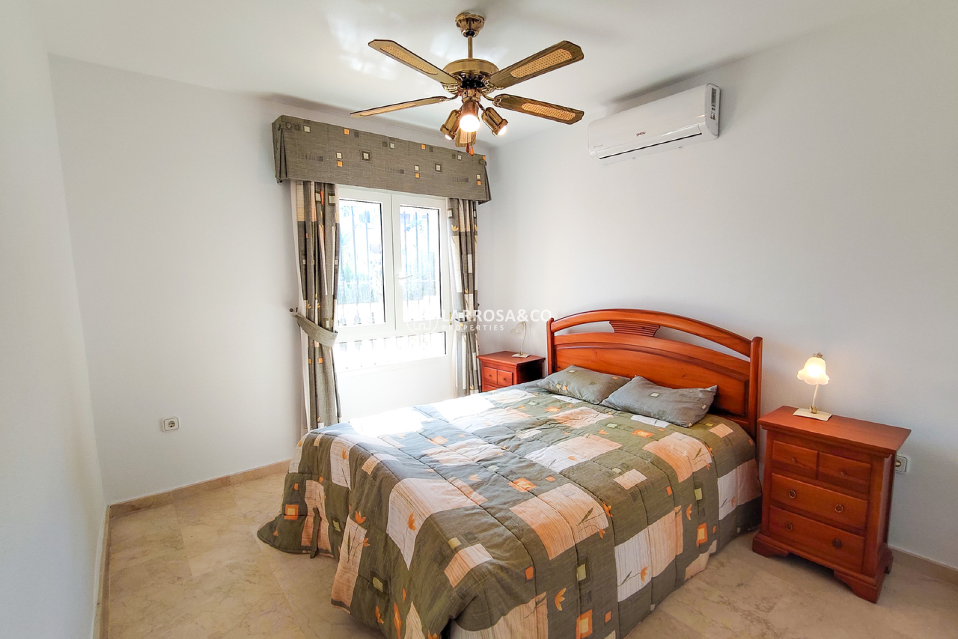 Resale - Detached House/Villa - Villamartin - Costa Blanca
