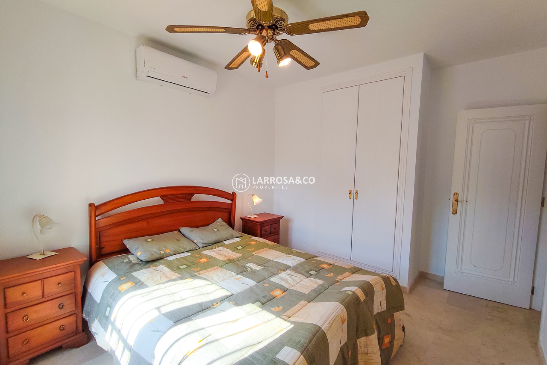 Resale - Detached House/Villa - Villamartin - Costa Blanca
