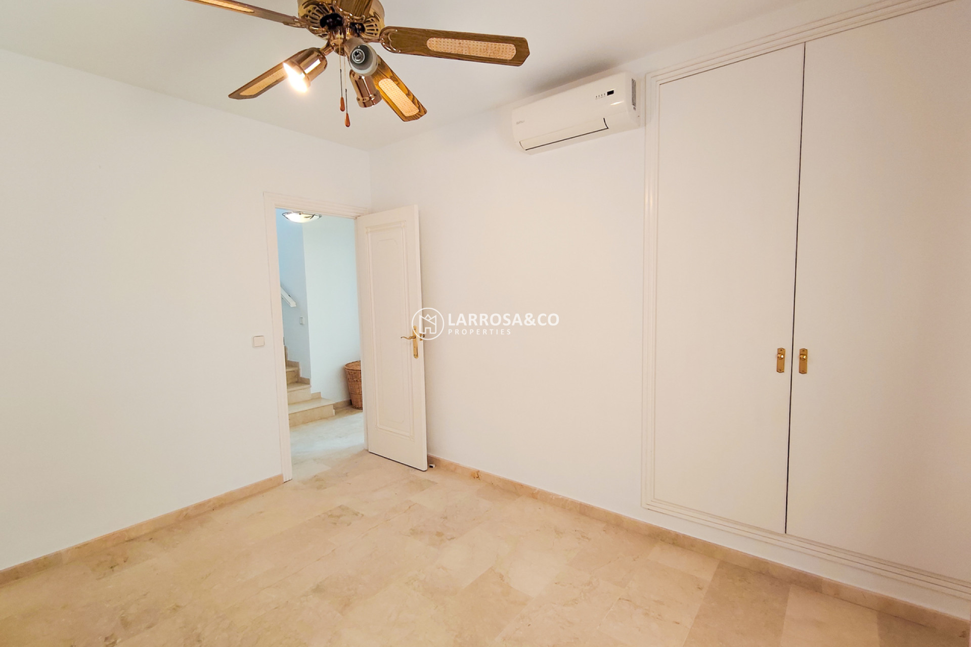 Resale - Detached House/Villa - Villamartin - Costa Blanca