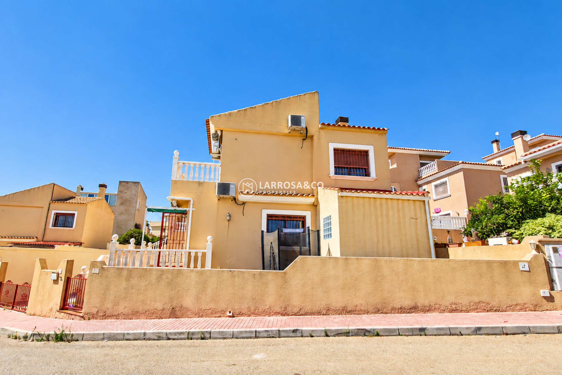 Resale - Detached House/Villa - Villamartin - Costa Blanca