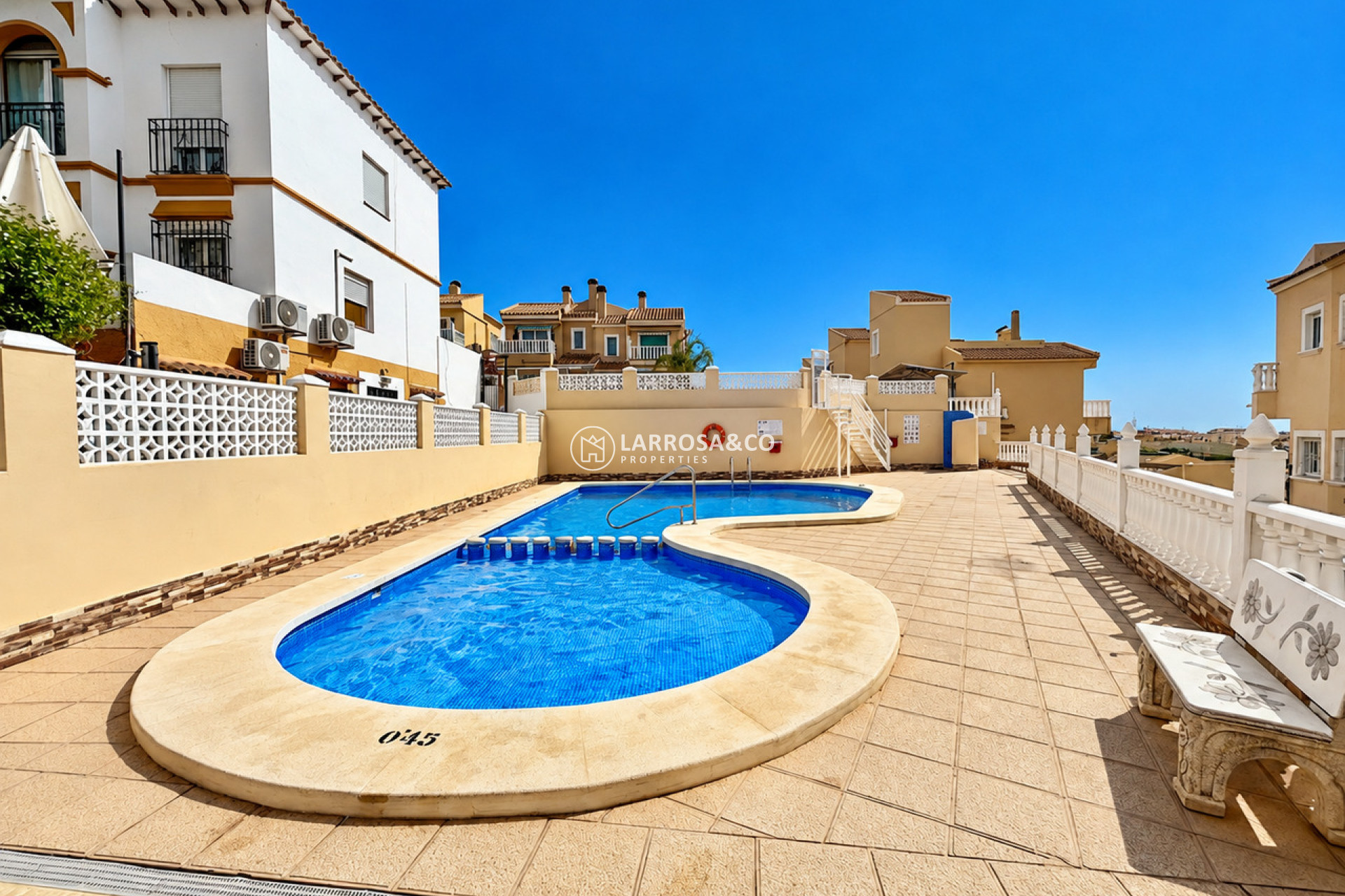 Resale - Detached House/Villa - Villamartin - Costa Blanca