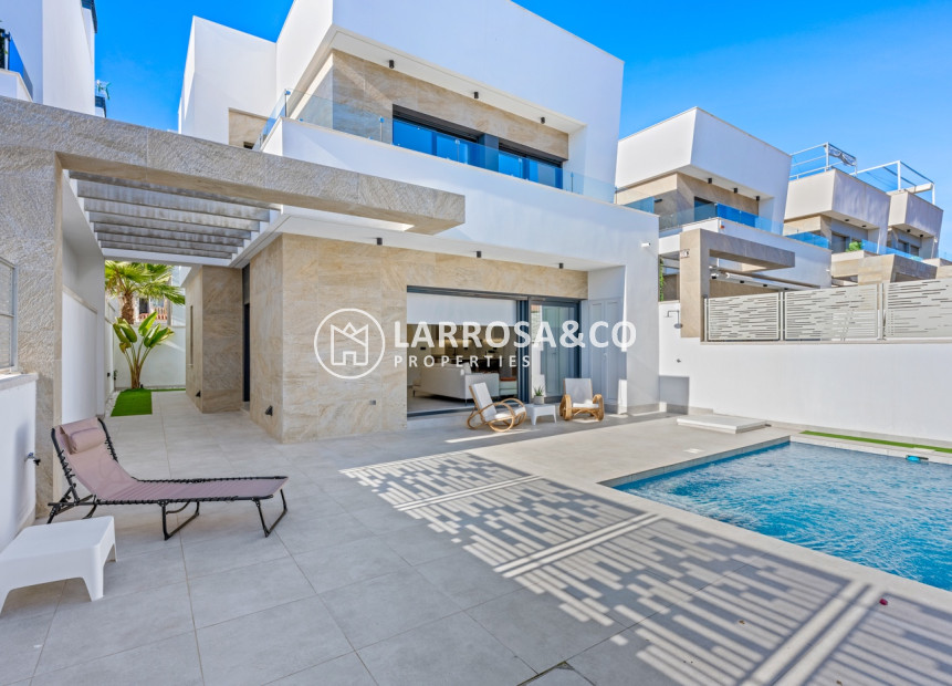 Resale - Detached House/Villa - Villamartin - Costa Blanca