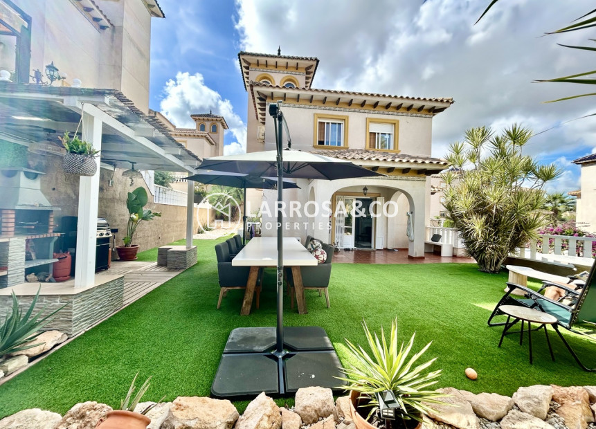 Resale - Detached House/Villa - Villamartin - Costa Blanca