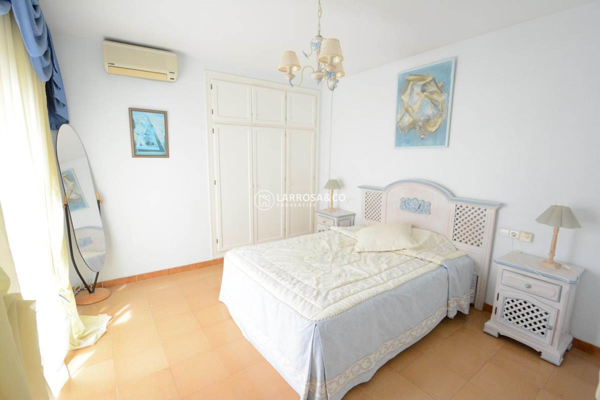 resale-duplex-guardamar-beach-master-bedroom-rv2107