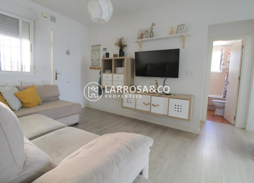 Resale - Ground floor apartment - Torrevieja - Aguas Nuevas