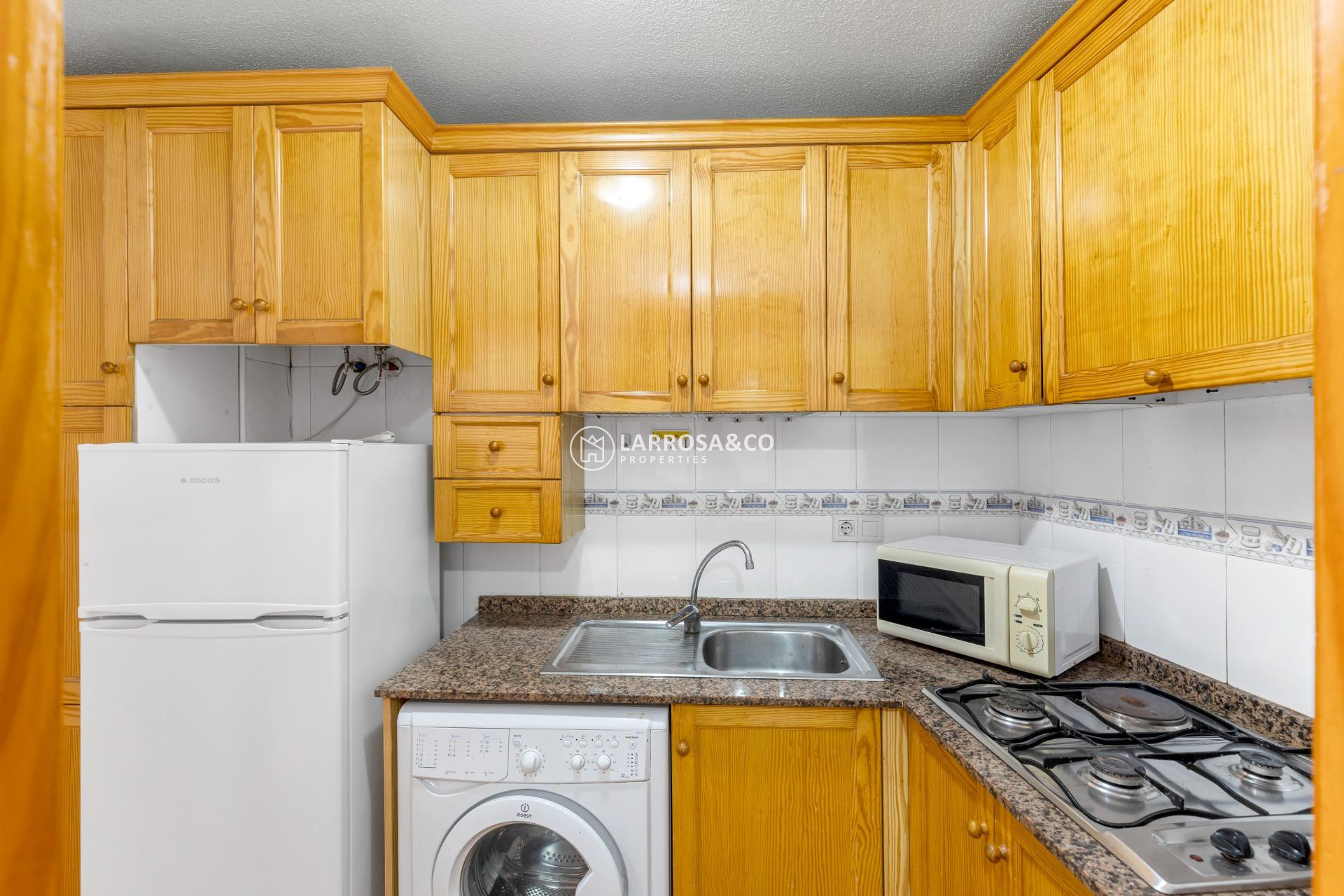 Resale - Ground floor apartment - Torrevieja - Estacion de autobuses